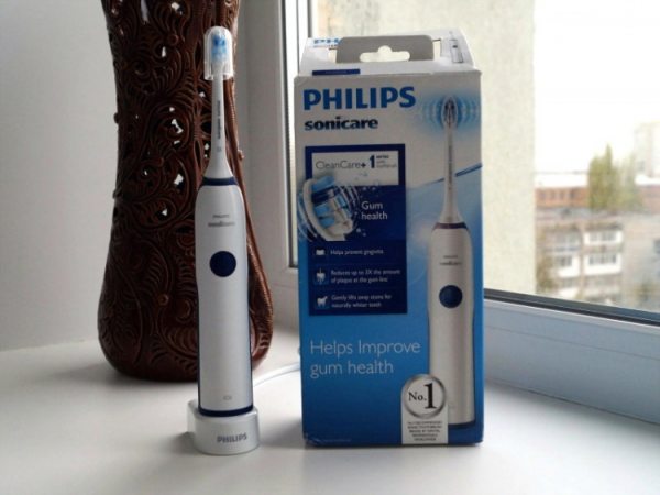Обзор электрической зубной щетки Philips Sonicare CleanCare+ HX3292/28