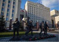 Министр обороны России Сергей Шойгу открыл скульптурную композицию «Они сражались за Родину»