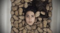 «Картофель-убийца возвращается»: семейная пара сняла пародийный трейлер фильма ужасов