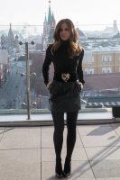 Кейт Бекинсейл похвалилась мини-юбкой на московском морозе