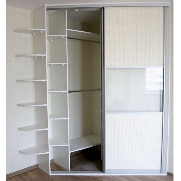 Встроенный шкаф в прихожую – экономное, практичное и красивое решение