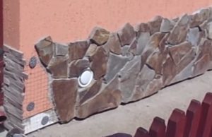 Облицювання фасаду природним каменем