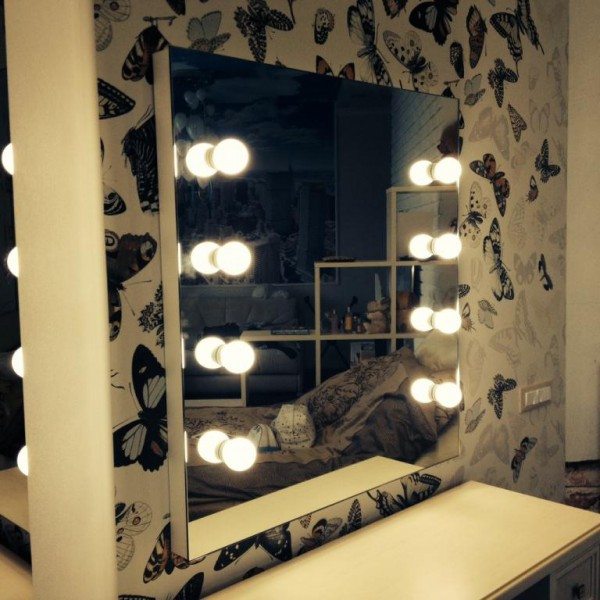 Зеркало в багете и с подсветкой для прихожей – множество способов сделать интерьер особенным