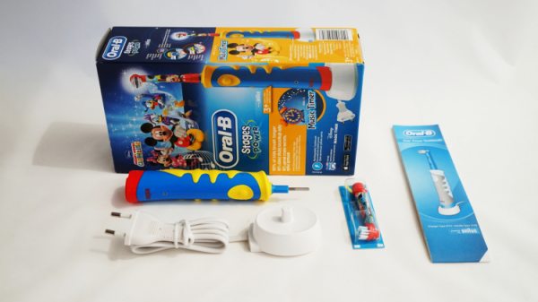 Обзор электрической зубной щётки Braun Oral-B Kids Mickey Mouse D10.513K