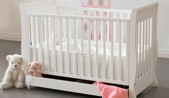 Як створити красиву і безпечну дитяче ліжко своїми руками?