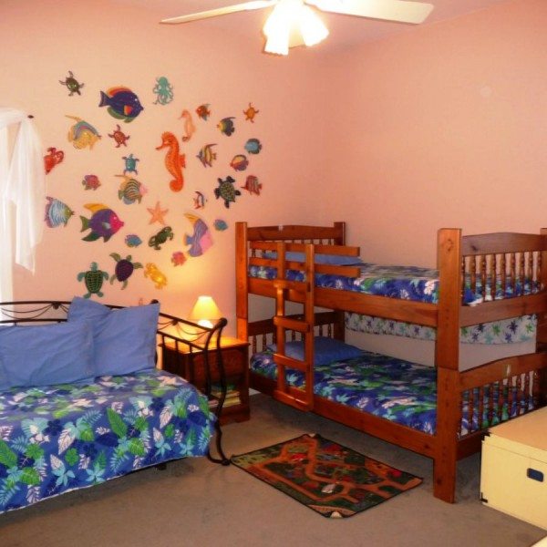 Оформление маленькой детской комнаты: принципы и реализация