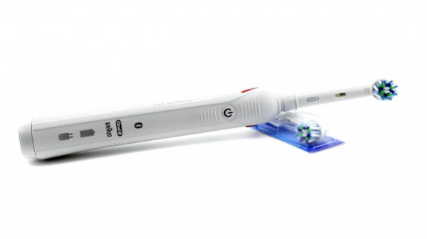 Электрическая зубная щетка Braun Oral-B Pro SmartSeries 4000 D601.524.3