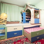 Кровать-подиум в детской: экономия места и оригинальная конструкция