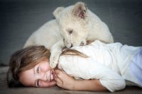 «Дівчинка Міа і білий лев»: першими оцініть фрагмент французької сімейного фільму