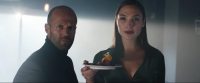 Джейсон Стэйтем и Галь Гадот громят ресторан в рекламном клипе 